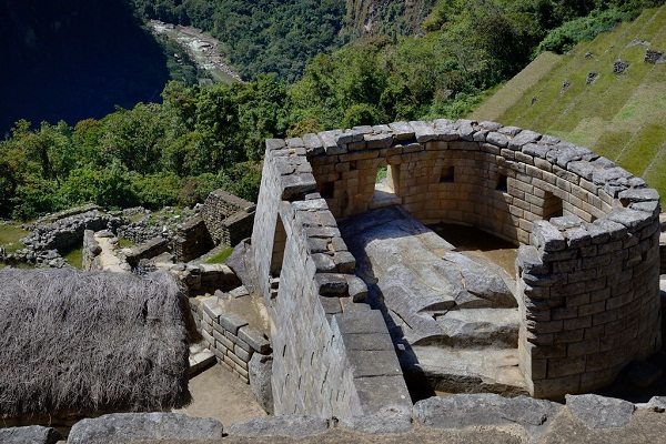 how high is machu picchu