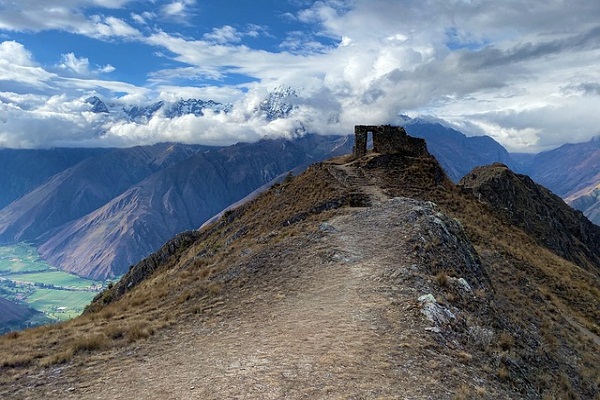 how high is machu picchu