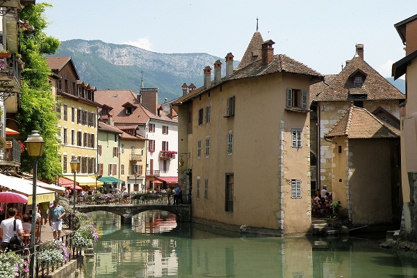 LAKE ANNECY